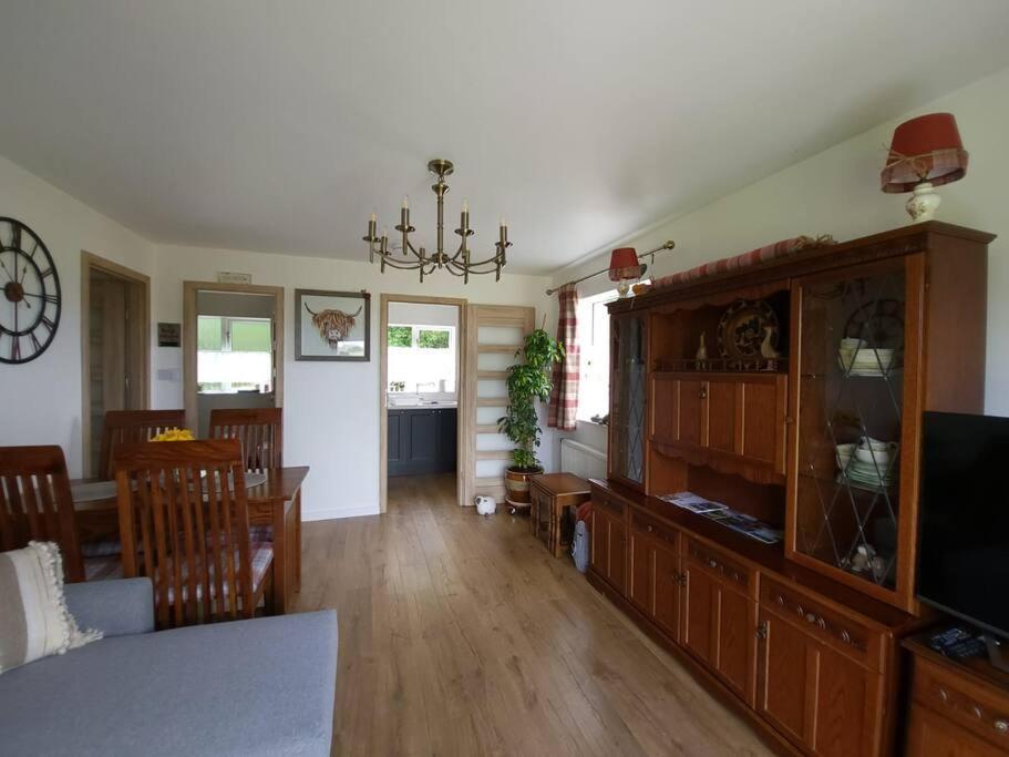 Northlea-Scottish Style Cottage インヴァネス エクステリア 写真